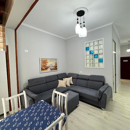 Solei Apartments Sarandë Esterno foto