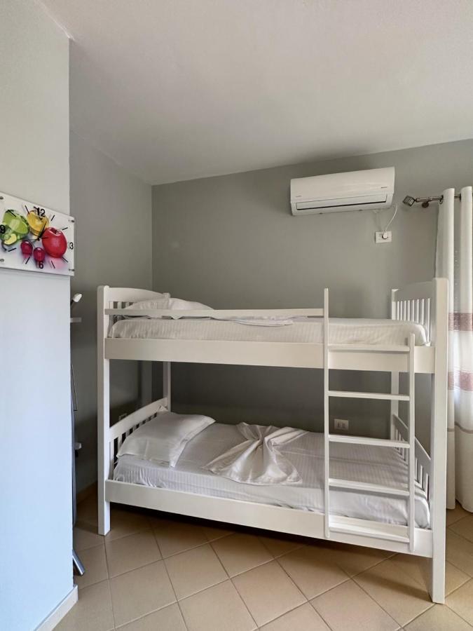 Solei Apartments Sarandë Esterno foto