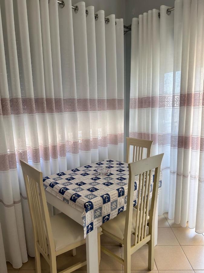 Solei Apartments Sarandë Esterno foto