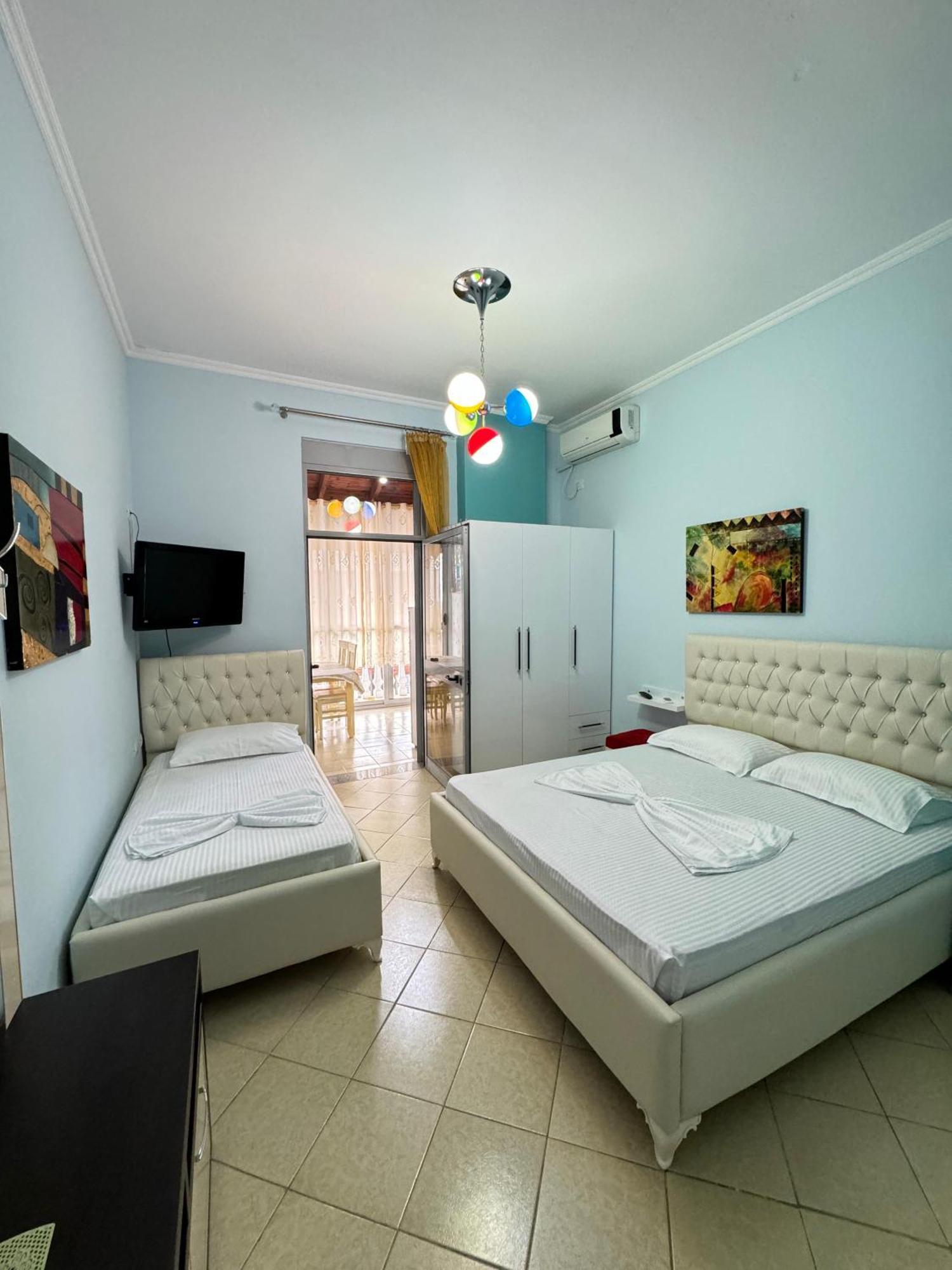 Solei Apartments Sarandë Esterno foto