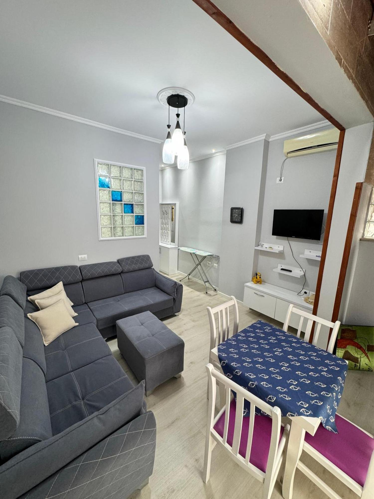 Solei Apartments Sarandë Esterno foto