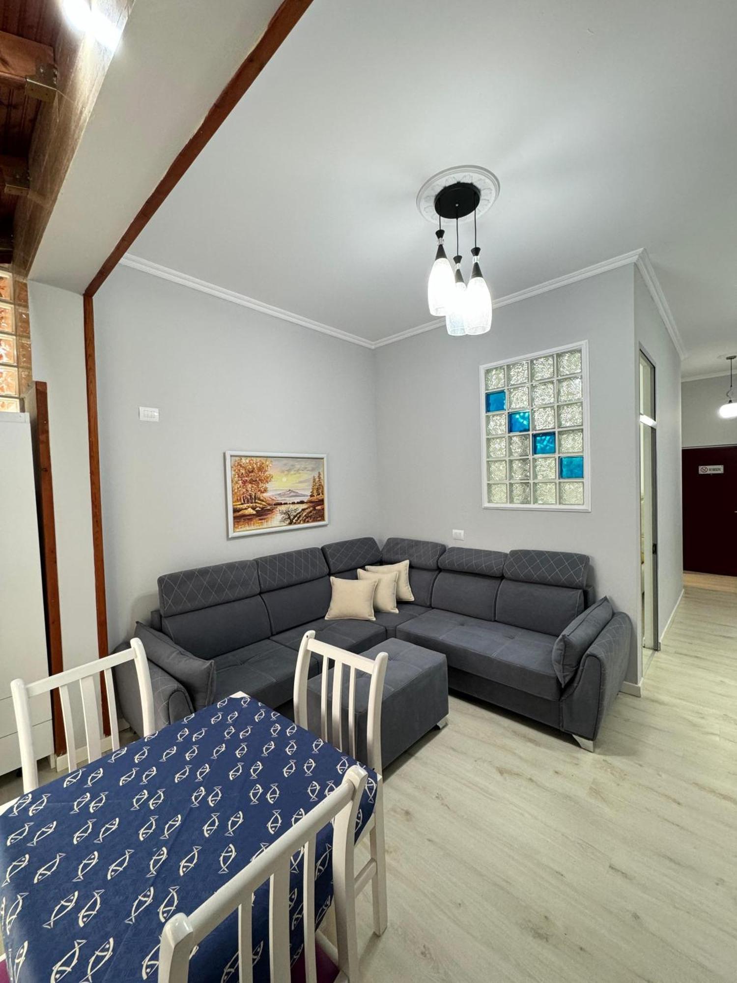 Solei Apartments Sarandë Esterno foto